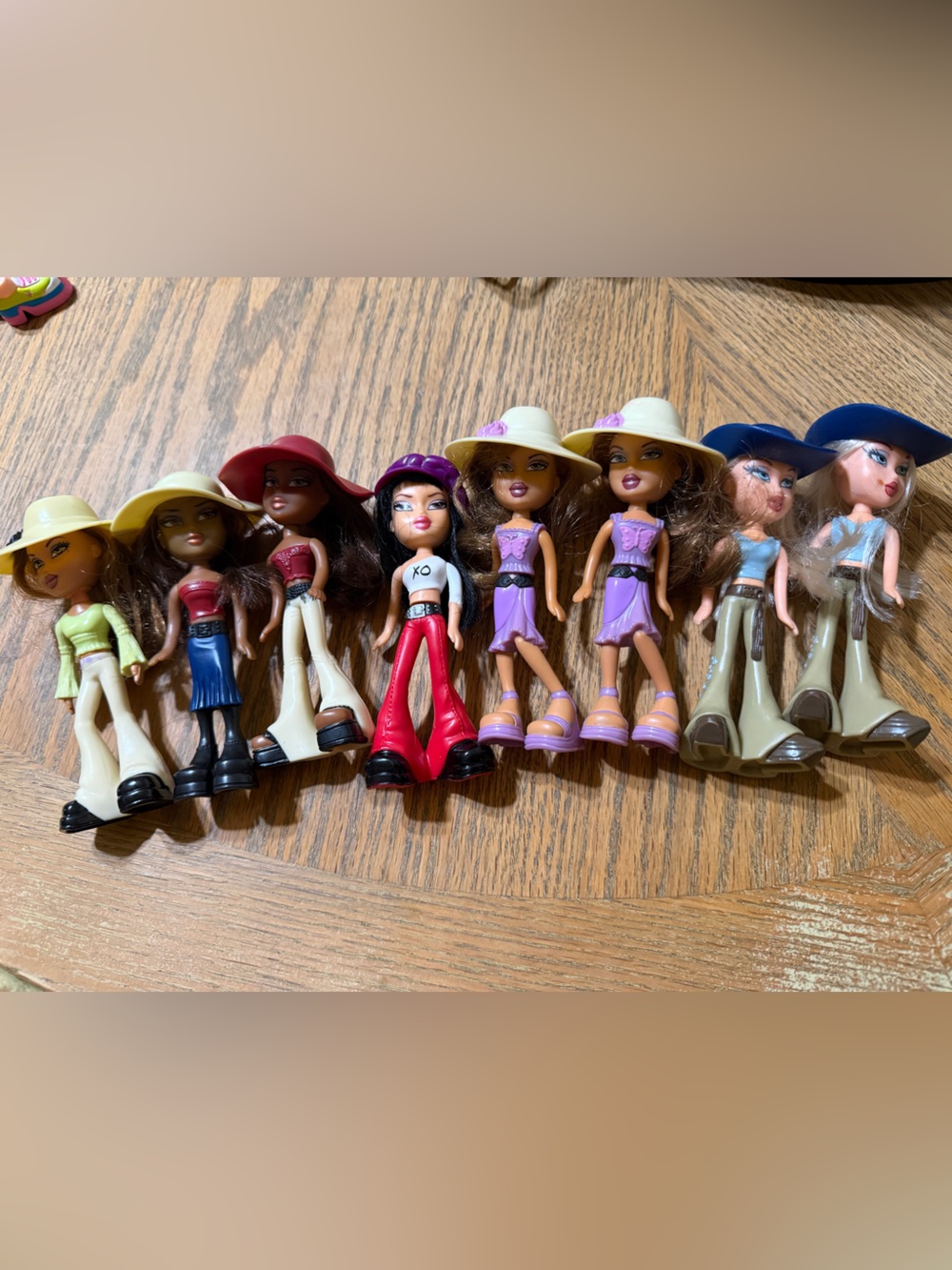 8 2003 McDonald's Happy Meal Bratz mini-dolls